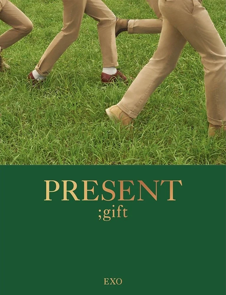 EXO PRESENT GIFT PHOTOBOOK 1 EXO PRESENT GIFT PHOTOBOOK