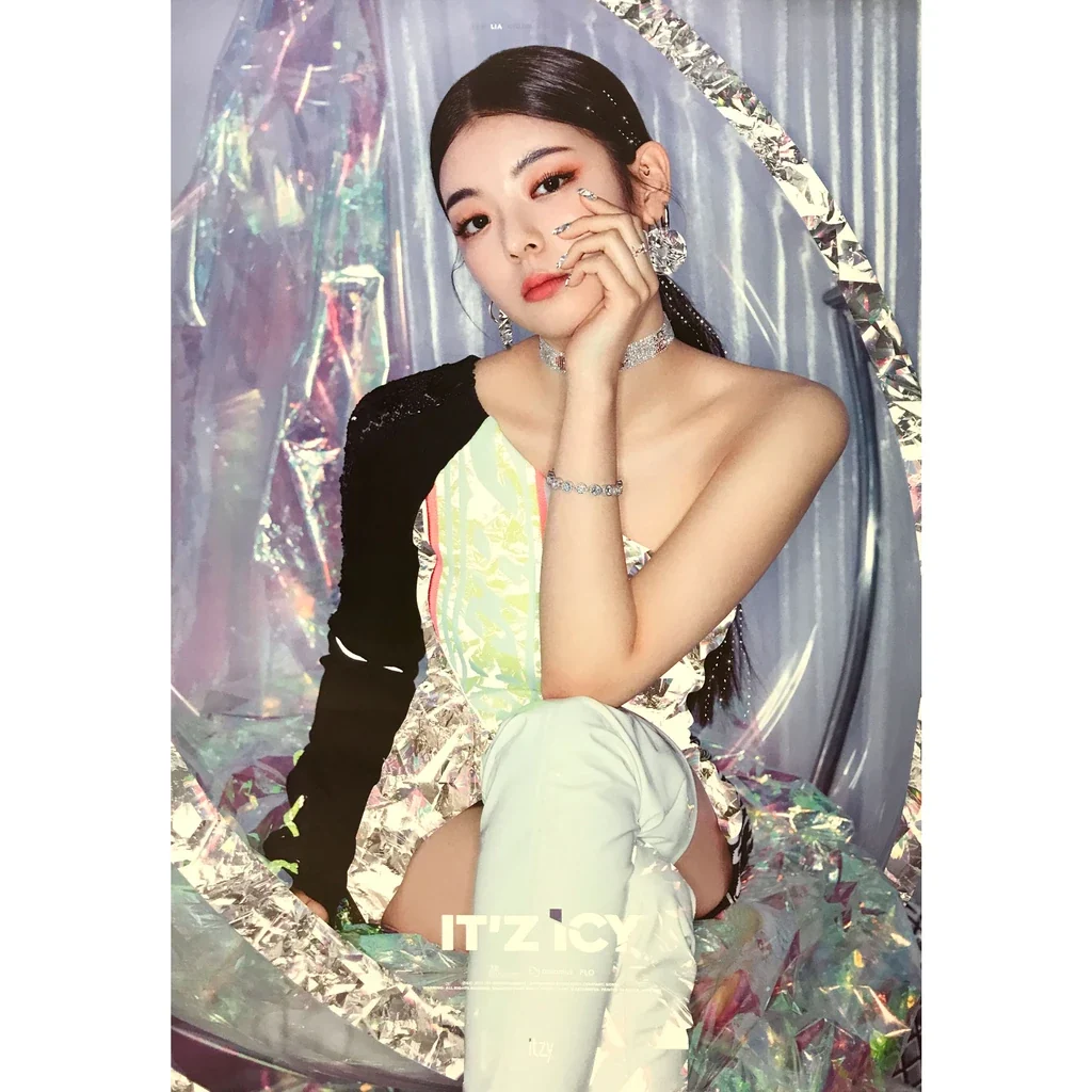 ITZY ITZ ICY OFFICIAL POSTER (LIA) 3 ITZY ITZ ICY OFFICIAL POSTER (LIA)