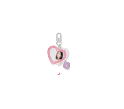 STAYC OFFICIAL MERCHANDISE YOUNG LUV.COM HEART KEYRING 7 STAYC OFFICIAL MERCHANDISE YOUNG LUV.COM HEART KEYRING