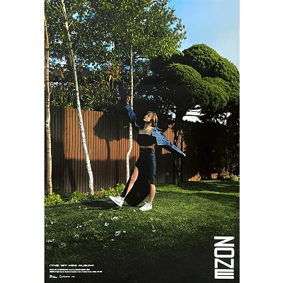 TWICE JIHYO 1ST MINI ALBUM ZONE POSTER | O VER. 1 TWICE JIHYO 1ST MINI ALBUM ZONE POSTER | O VER.
